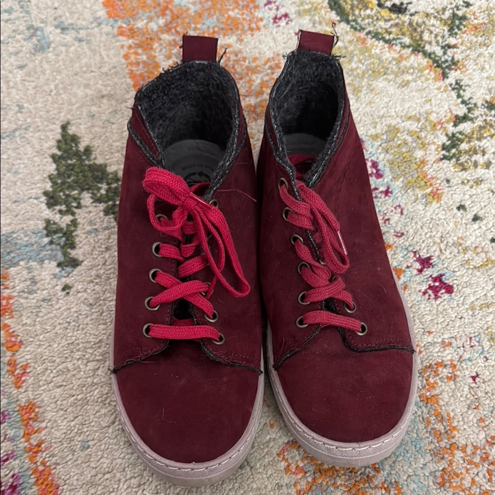 Women's Burgundy Winter Boots